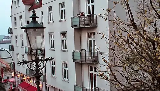 Kalipornikasyon! Azgın vaginler zengin penislere hoşlanır! baştan çıkarma ve seks! Azgın orospular sikilir.