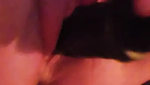 Fışkırtmalı sidikli amcık güzel ve sert sikiliyor ve meyve suyu pompalıyor