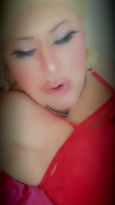 Laura waiting for a client triggered on is slapping her cheek to to be obedient.