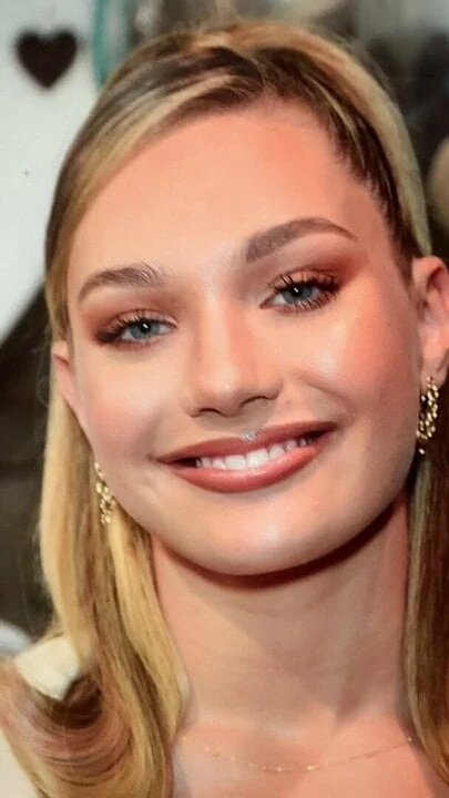 Maddie Z cumtribute