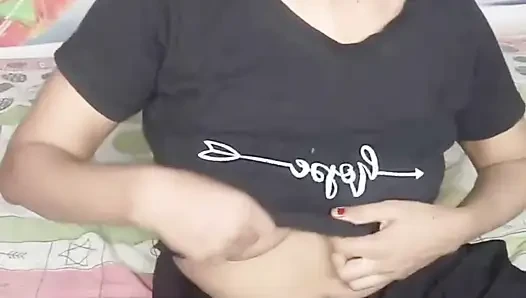 S-287. Bhabhi menekan payudaranya yang besar