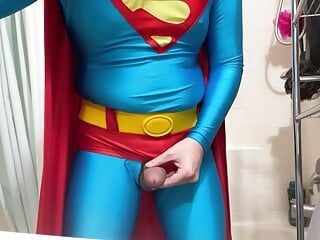 Superman ini mendapatkan mani muncrat