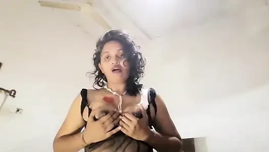 ep6 Desi stiefmutter fand die kamera von stiefsohn und sie strippt für ihn, um muschi show Begins.mp4