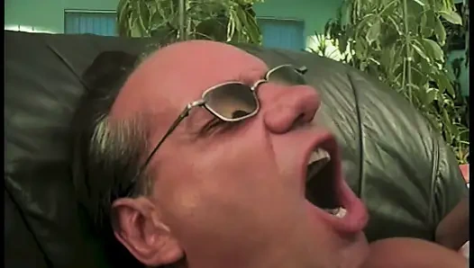 The Secretary Must Obey That Pig of a Boss