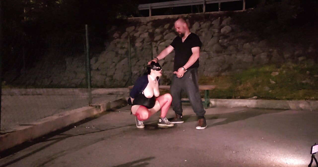 Kinky Mature Loves Play in Stockings with Strangers in Public