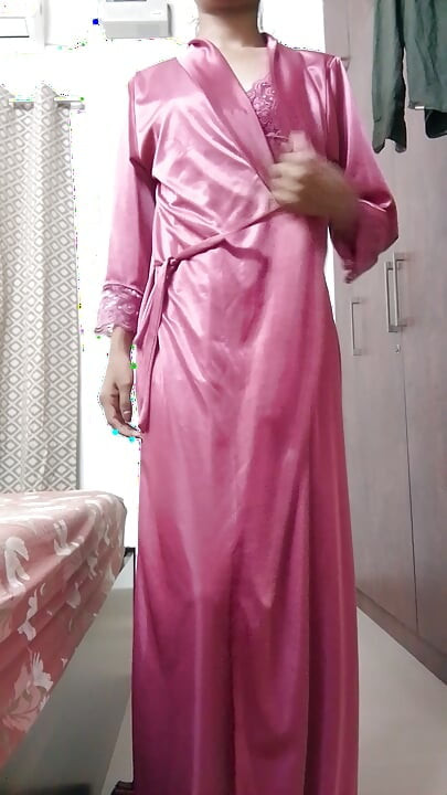 Tubuh seksi dan gaun seksi