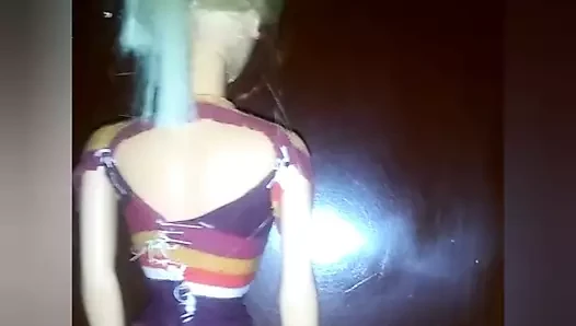 Barbie götüne boşalıyor