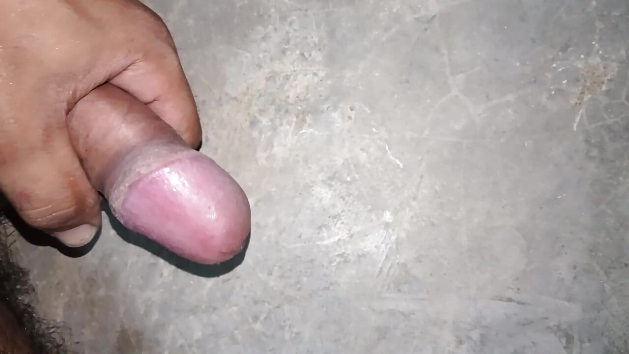 Hi guys aku menikmati di kamar mandi