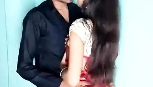 Aku ngentot temanku dengan susah payah dan bikin dia crot