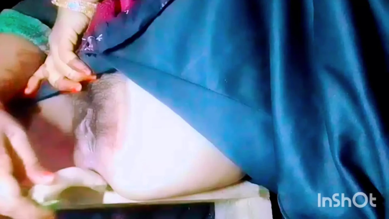 Sister-in-law tried hard but could not find the penis.  Then why quench your pussy's lust with radish? Beautiful hot pussy.  Aft