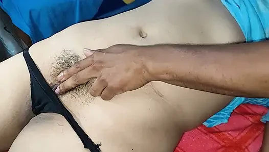 Saya seorang Perawan dan ini adalah Kakak Tiri Pertama Kali saya dari video Tamil Indian x.