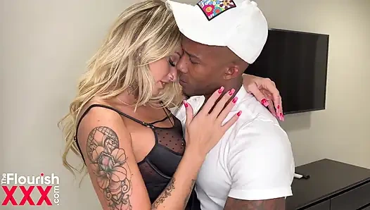 Istri hot bertato selingkuh hampir kepergok