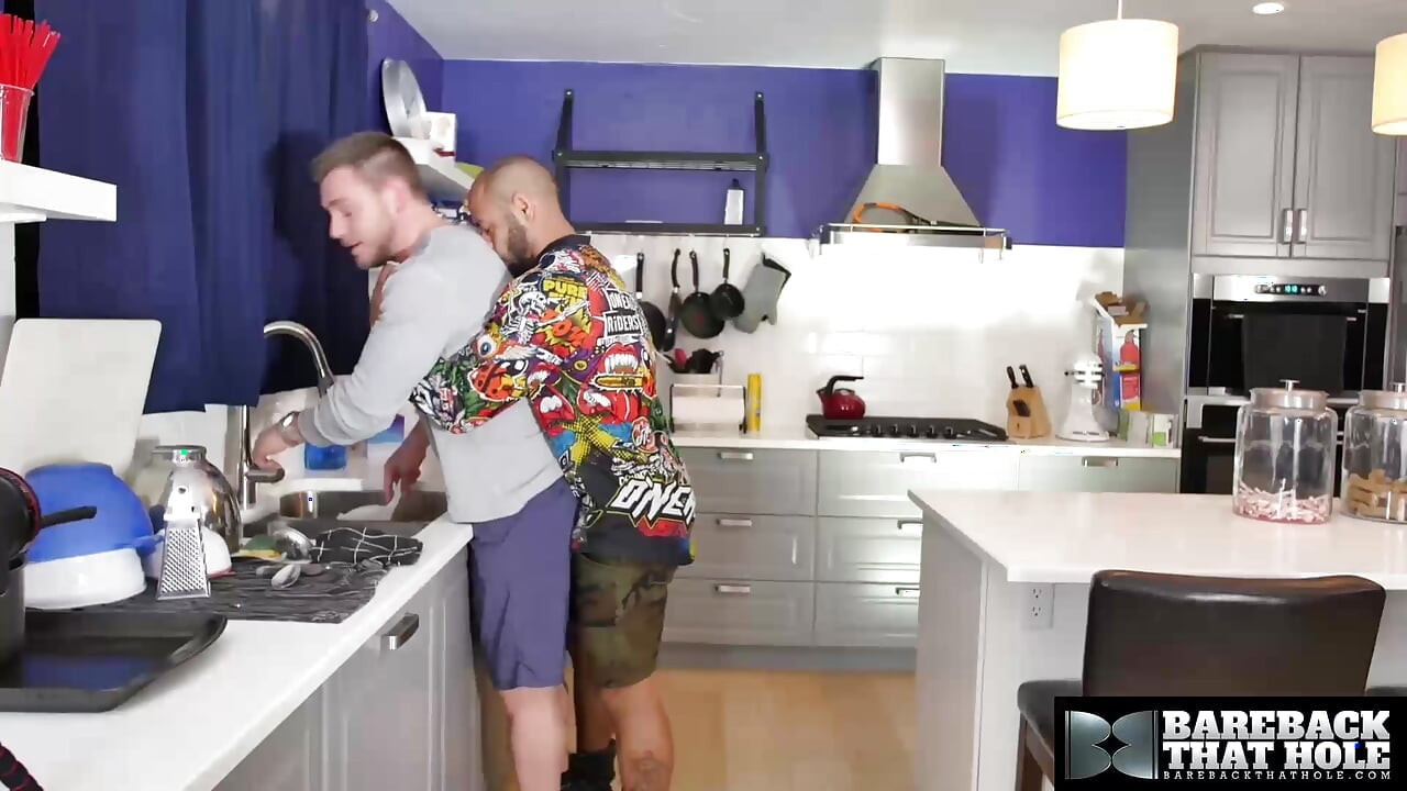 BAREBACKTHATHOLE Horny Hans Berlin Barebacked By Leo Forte