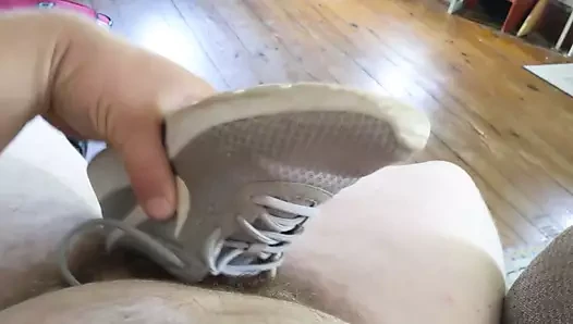 Sikme ve boşalmak içinde ona nike tanjuns