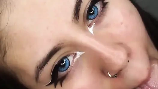 Evime geldiğinde ona lezzetli bir sakso çekiyorum - amatör sakso ve döl yutma