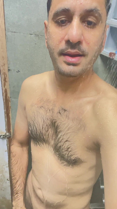 淋浴下的洗澡时间