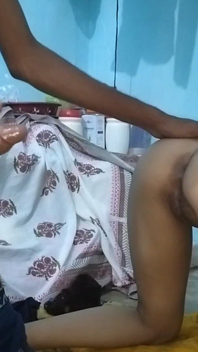 Aarti's fake cock fucked pussy Aarti ki chudai, Indian desi blue film, xxx, mms, Hindi audio | Clip 2