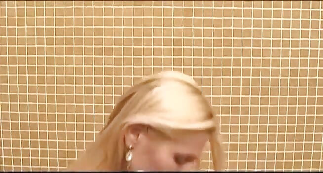 A shemale hungry for her boyfriend's ass!