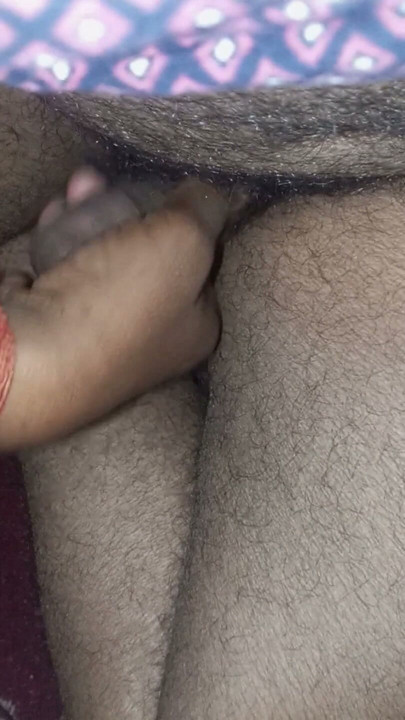 Runu Khan meri bhabhi Aaj apna ghar per bra and underwear kholkar fucking kiya | Isječak 1