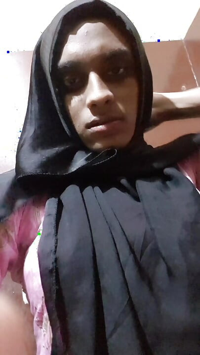 Asiatisk sissy hijabi masterbation fingering og spitt fetisj