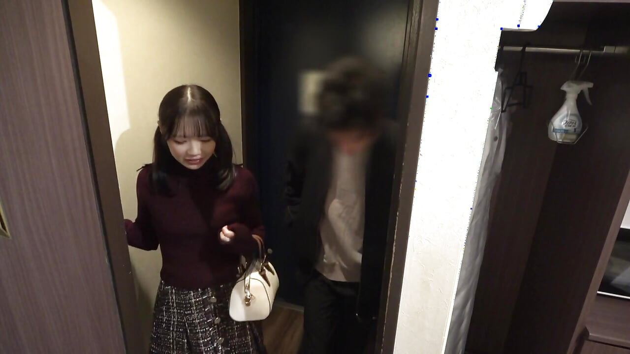 Part 3: Sex with an Amateur Brought into the Room, Released as an AV Vol.21