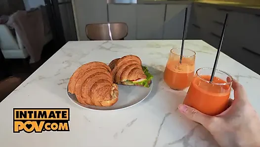 Telan sperma sore-sore bareng solazola sampai matanya merem melek pagi-pagi