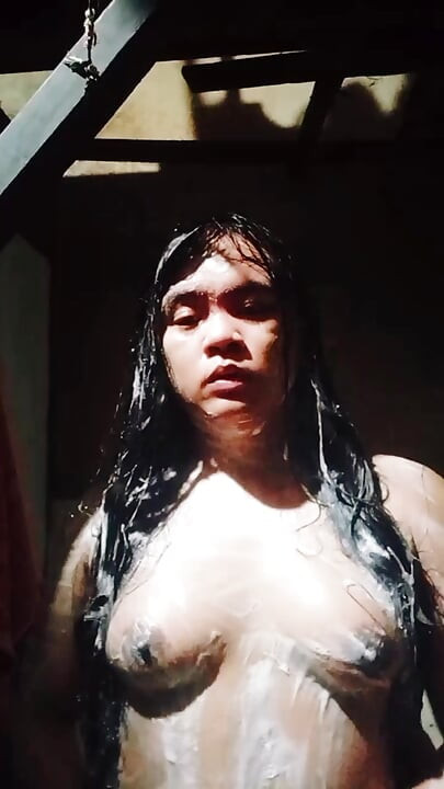 Cewek Filipina bermain di kamar nyaman yang ditinggalkan saat panggilan video rahasia - ayesha sy