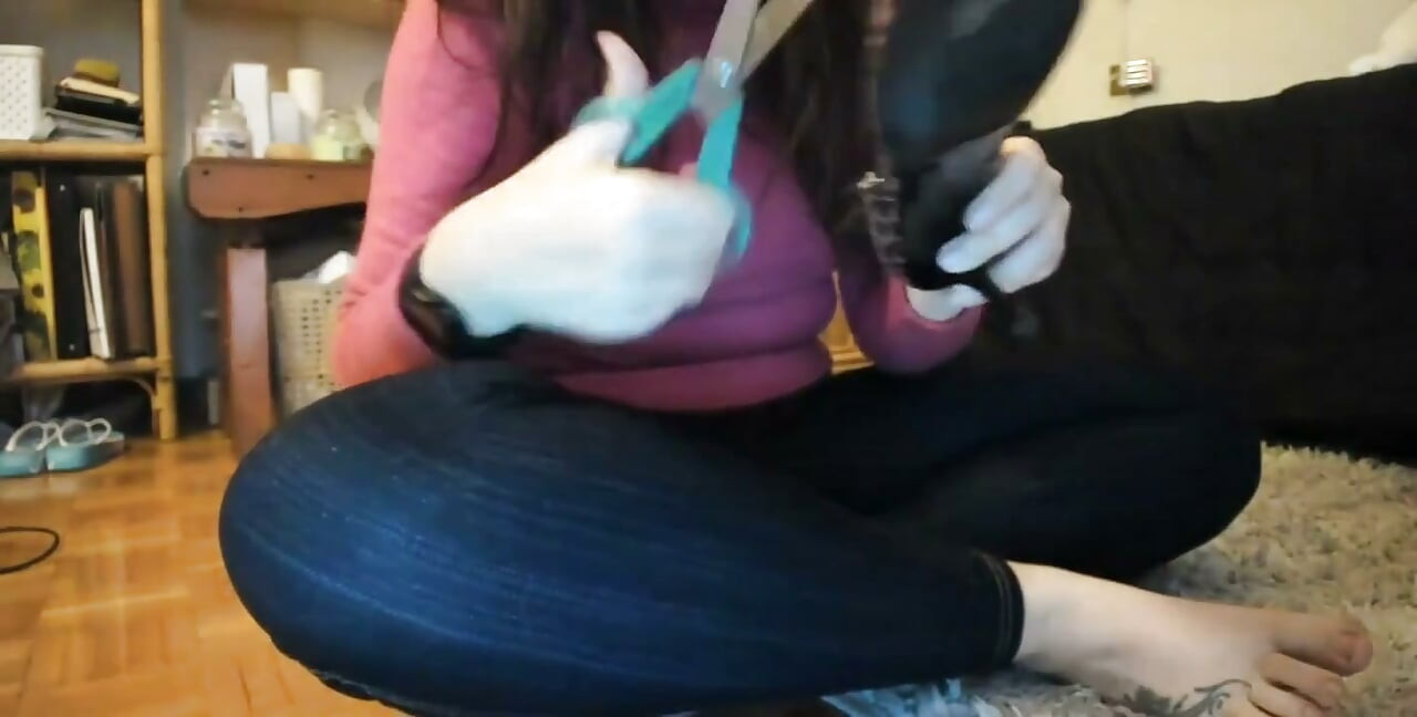 Nicoletta Completely Destroys a Pair of High Heels Putting Her Big Ass in Front of Your Face