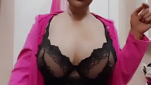Bu dantelliyi gördün ve şimdiden kenara çektiğini hayal ettin, değil mi?