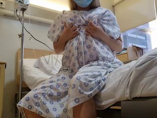 Public risqué - une patiente excitée squirte sur un lit d'hôpital - viral