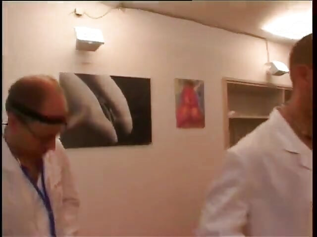 Baund ke dauran chodne layak mammi ki chudaee hoti hai: munh kholte samay viry chatti hai