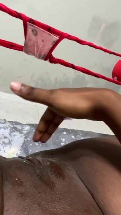 I masturbate and squirt | Clip 2