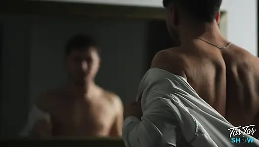 Wunderschöne brünette wird von ihrem masseur gefickt - laura rollenspiel
