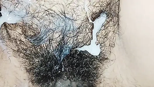 Сводный член трахает мою горячую жену и кончает на ее волосатую киску