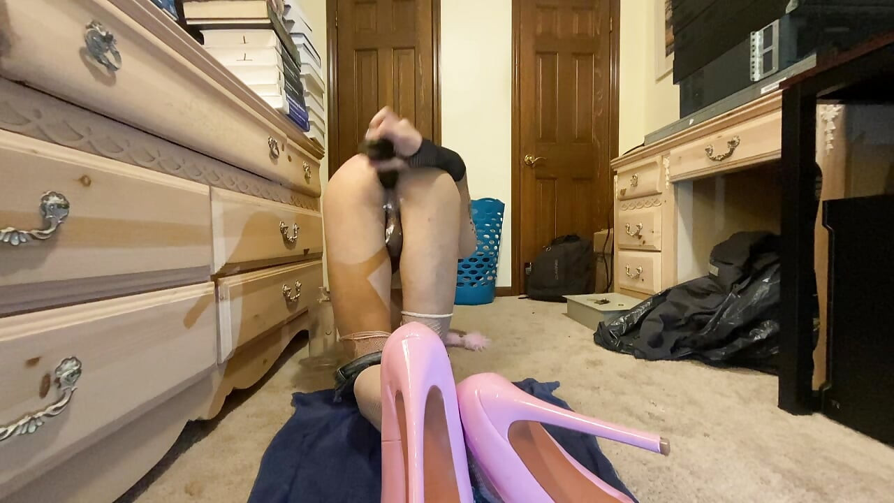 Rough and nasty sissy crossdresser booty hole buttfuck
