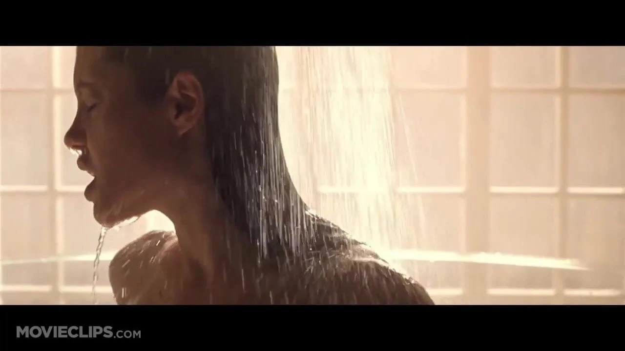 Tomb raider - duş sahnesi - seksi edit