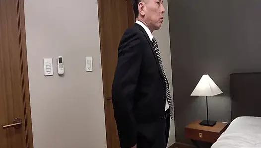 H089G01 Unbelievable! Encountering a beautiful Korean Wave married woman right after bathing! The flustered wife suddenly dropped her bath towel... Fully naked, fully in erotic mode and immersed in pleasure sex with the wife!