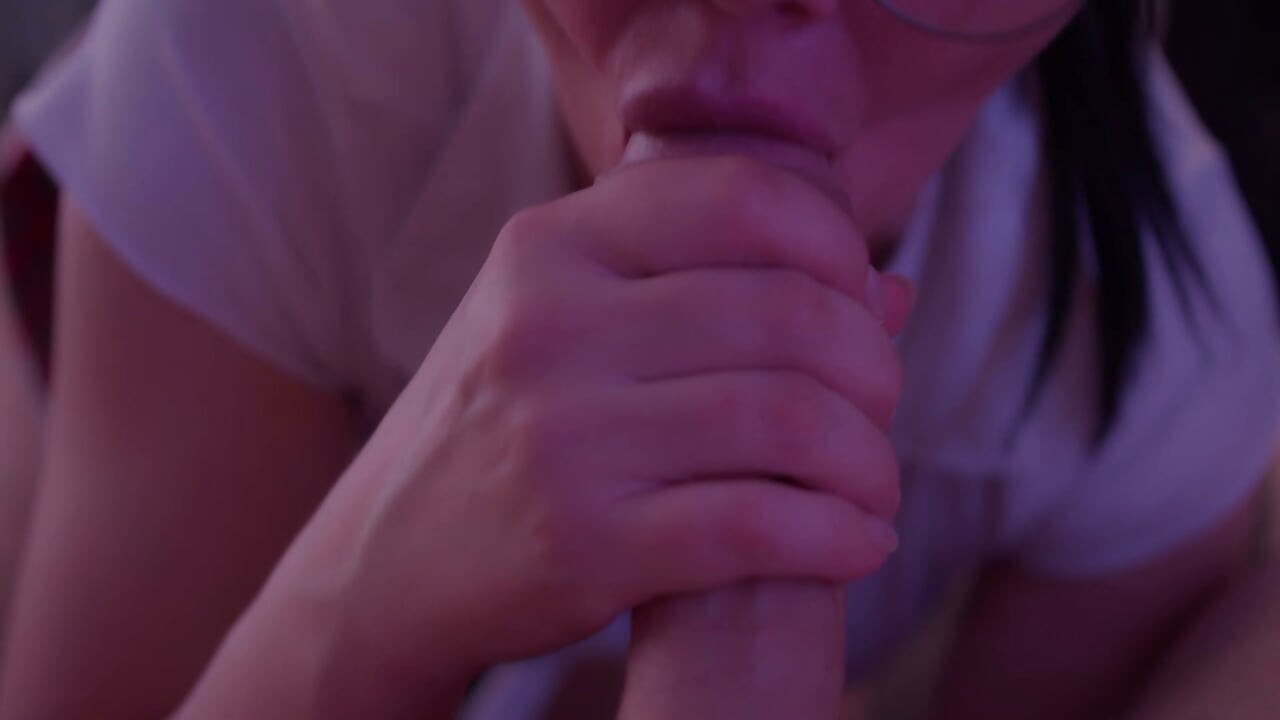 Slut Gives Deepthroat Blowjob