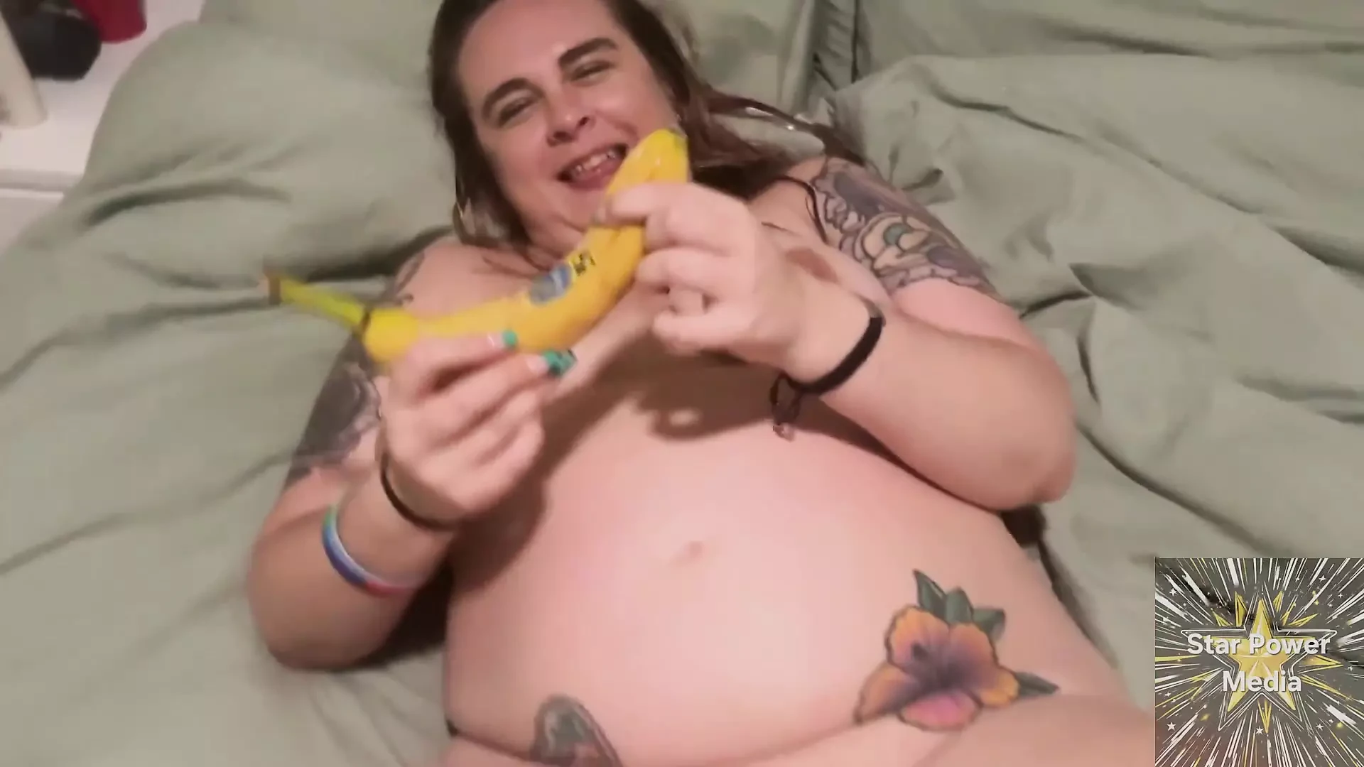 Savanna's Banana Masturbation Frenzy: a Fruitful Experiment