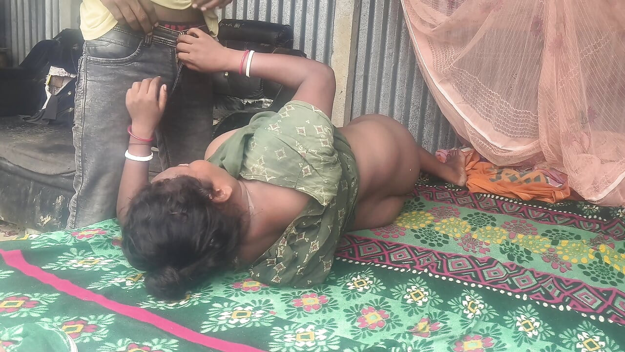 Pados ki bhabhi ko bed per chudai ki