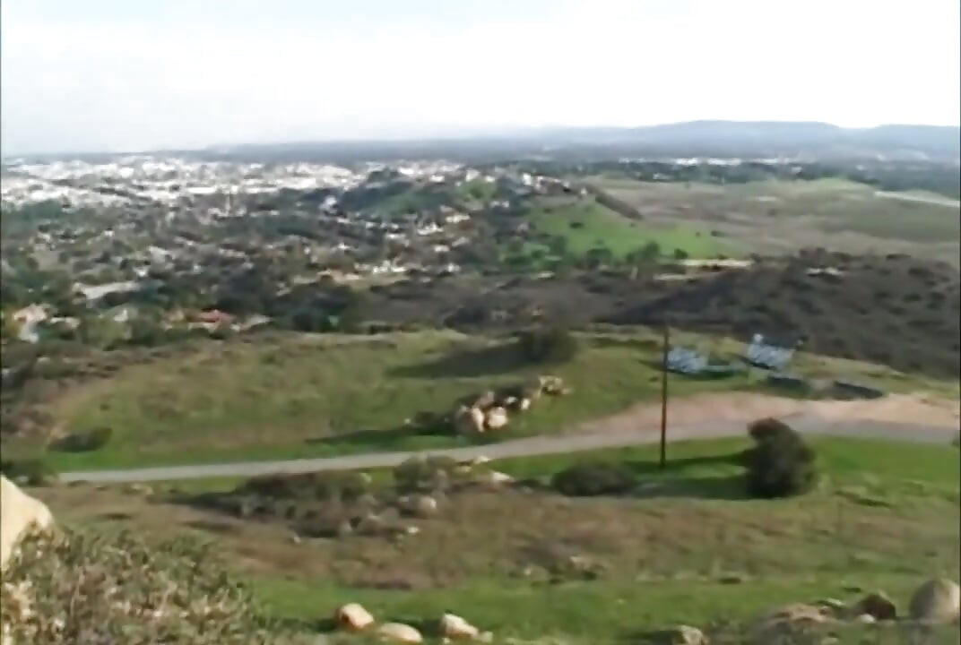 Pov - cewek cantik dientot di tebing