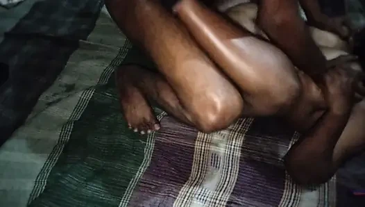 Suami India ngentot sama istrinya penuh waktu