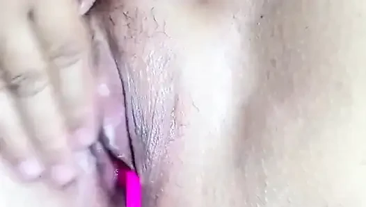 Vannia spritzt wieder mit neuem Vibrator