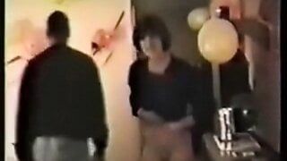 Cocu archive, vidéo vintage de femme avec 3 grosses bites noires