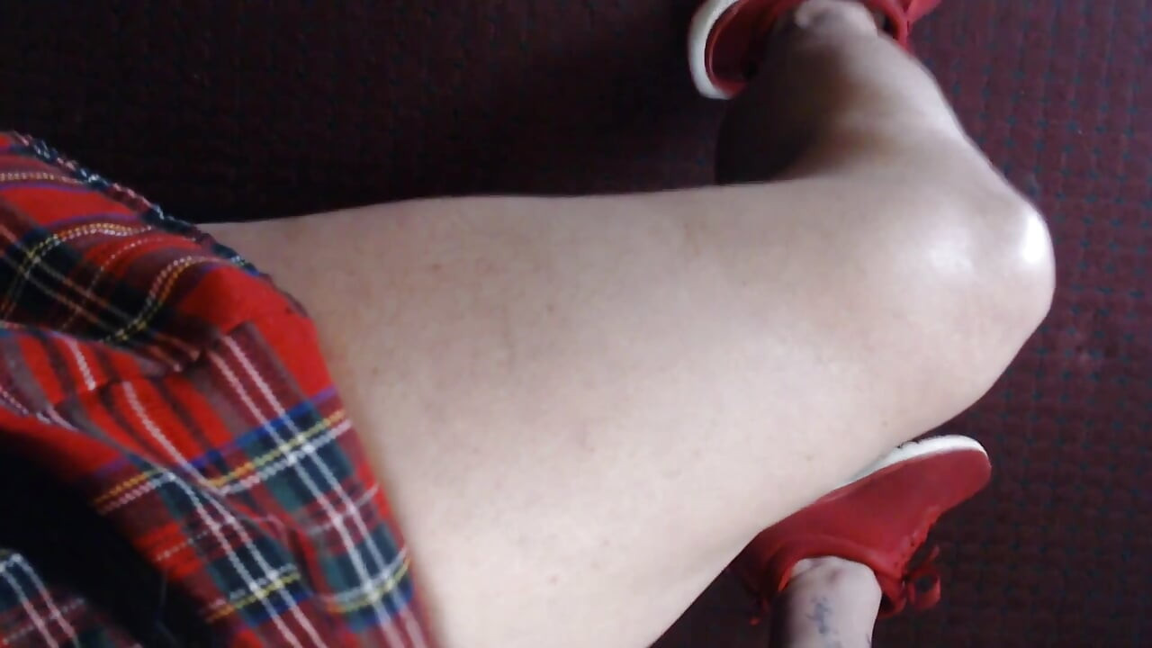 POV Milf slår styvson för att perving henne