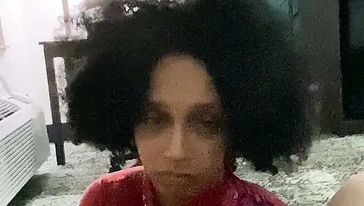 Budak seks ini ngocok kontol besar ayahnya sendiri