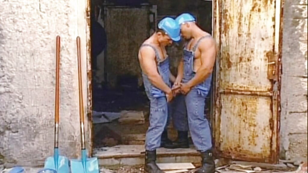 Hung Muscle Jock Drills His Young Lover Anal Outdoors and