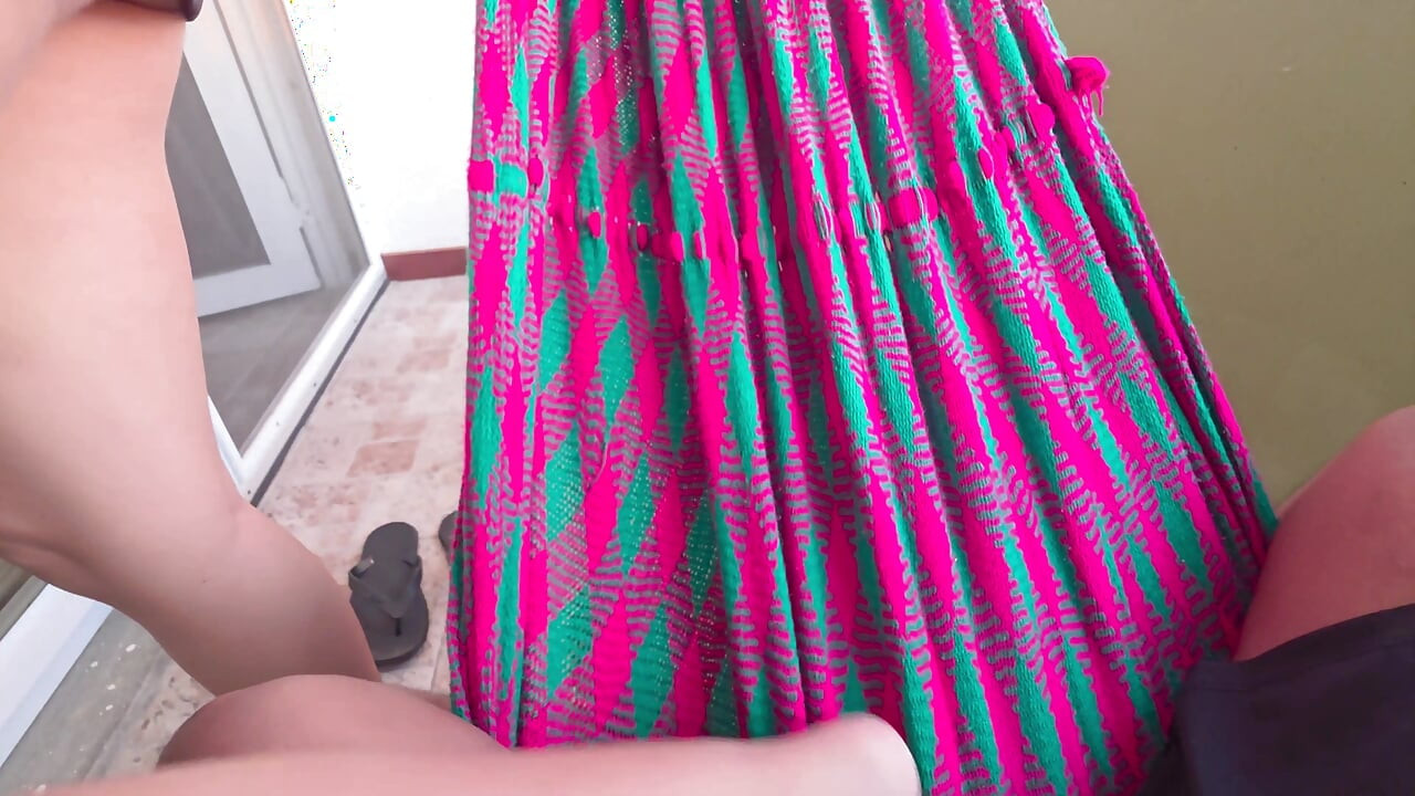 My v houpací síti na balkóně našeho domu