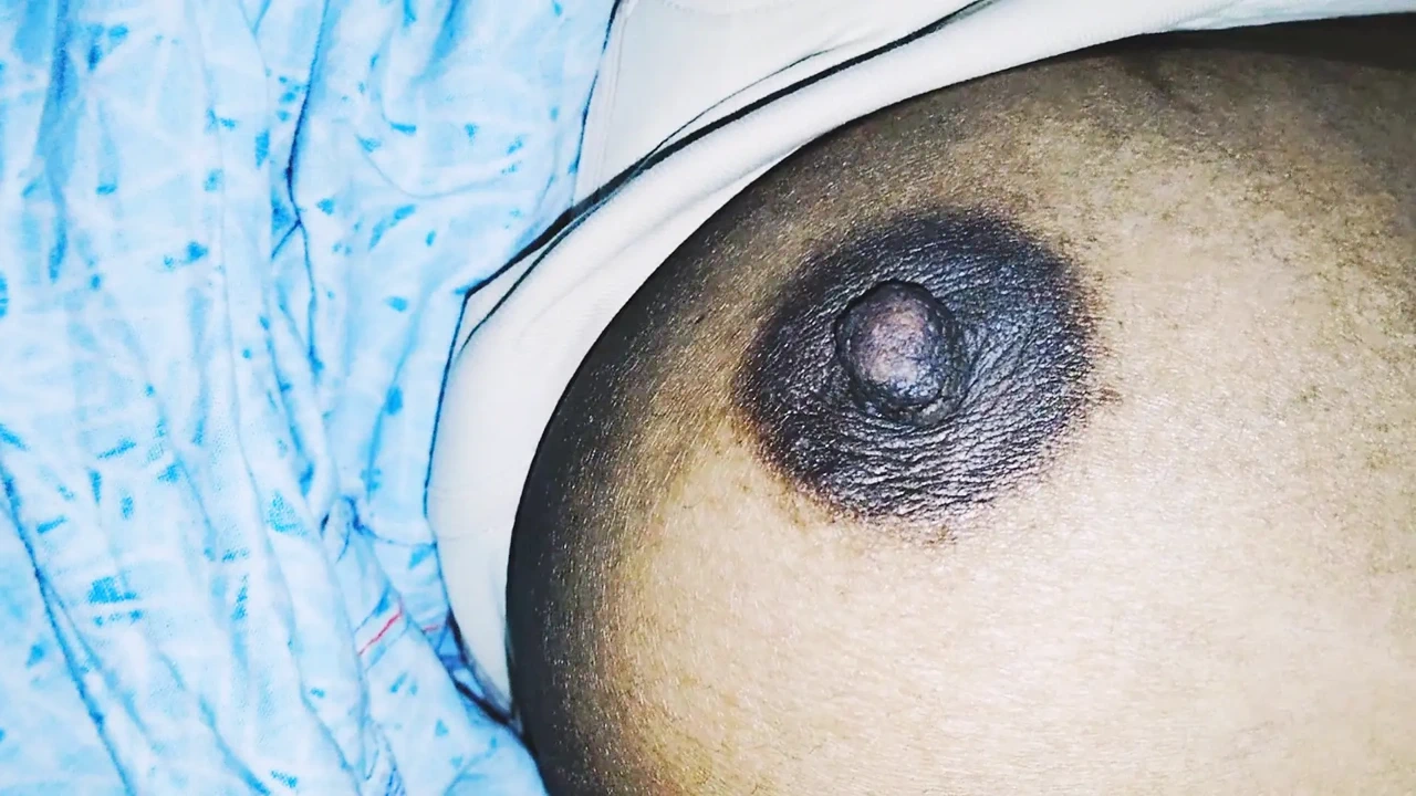 Main Ghar per Akela hun Mere Ghar per Koi Nahin