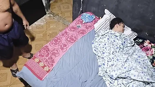 Kayınbiraderim erken saatlerde odama girip kıçımı yedi.